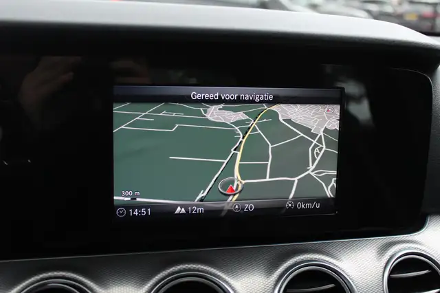 Mercedes-Benz E-Class view 22