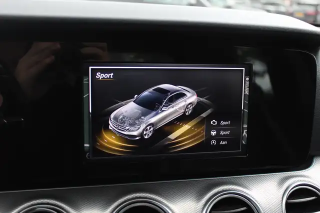 Mercedes-Benz E-Class view 23