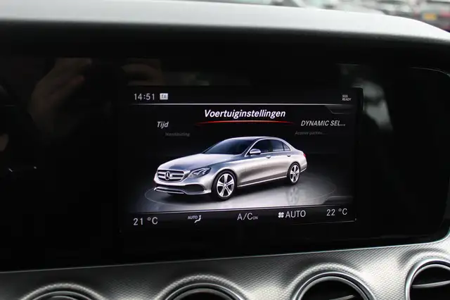 Mercedes-Benz E-Class view 24