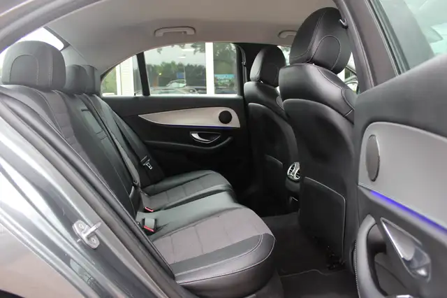 Mercedes-Benz E-Class view 12