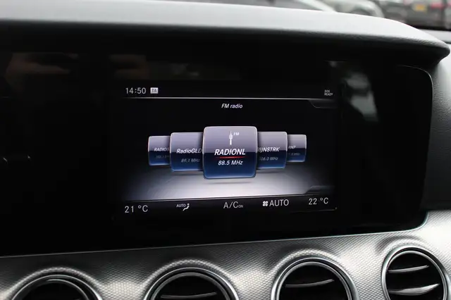 Mercedes-Benz E-Class view 20