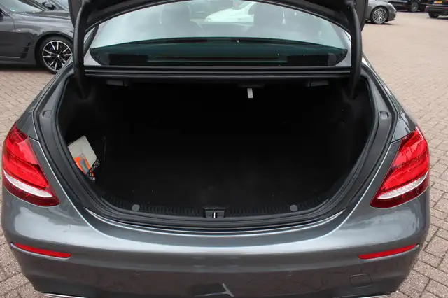 Mercedes-Benz E-Class view 16
