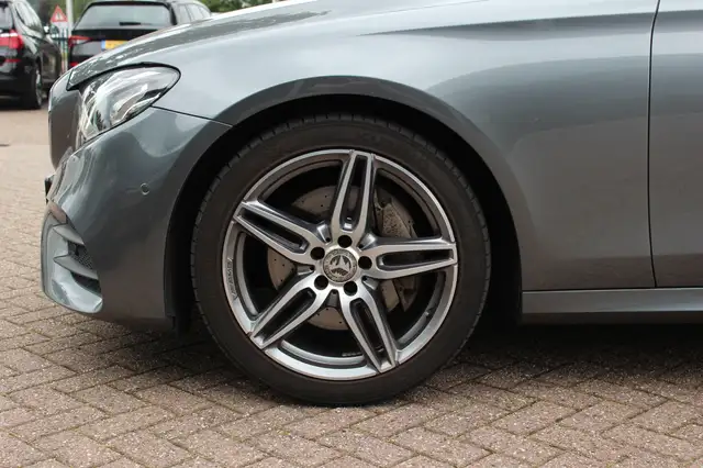 Mercedes-Benz E-Class view 14