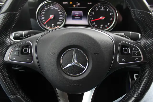 Mercedes-Benz E-Class view 29