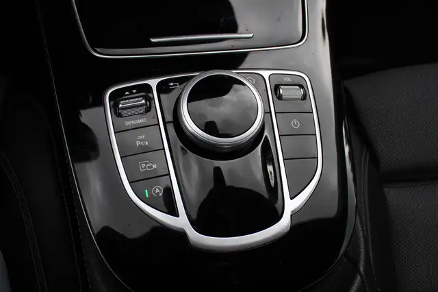 Mercedes-Benz E-Class view 27