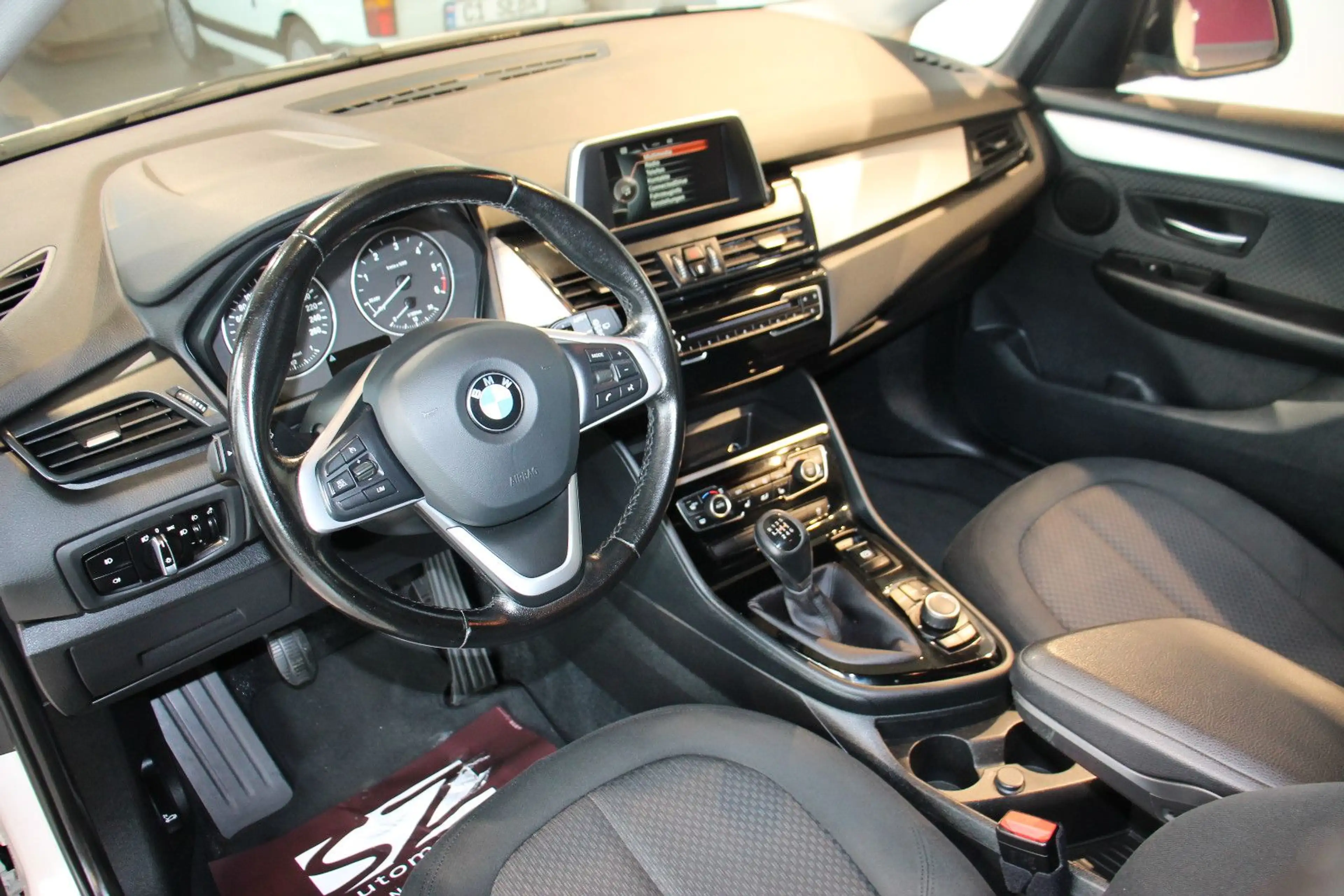 BMW 216 SHZ Kamera Tempomat — photo 9