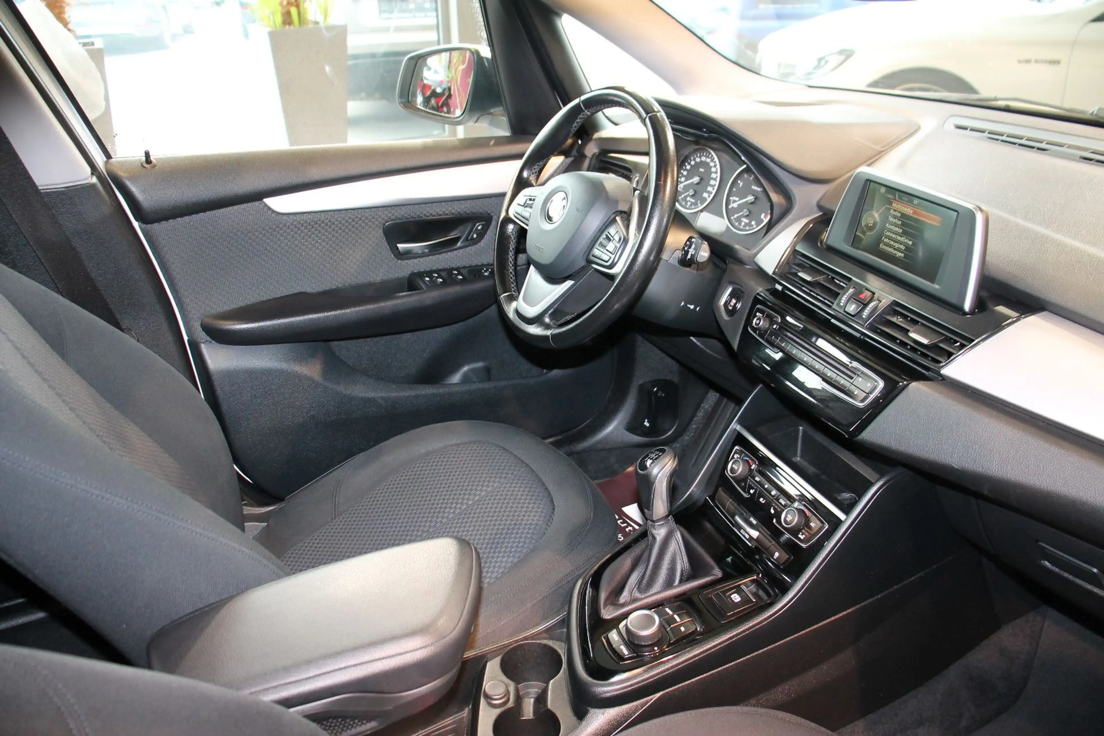 BMW 216 SHZ Kamera Tempomat — photo 15