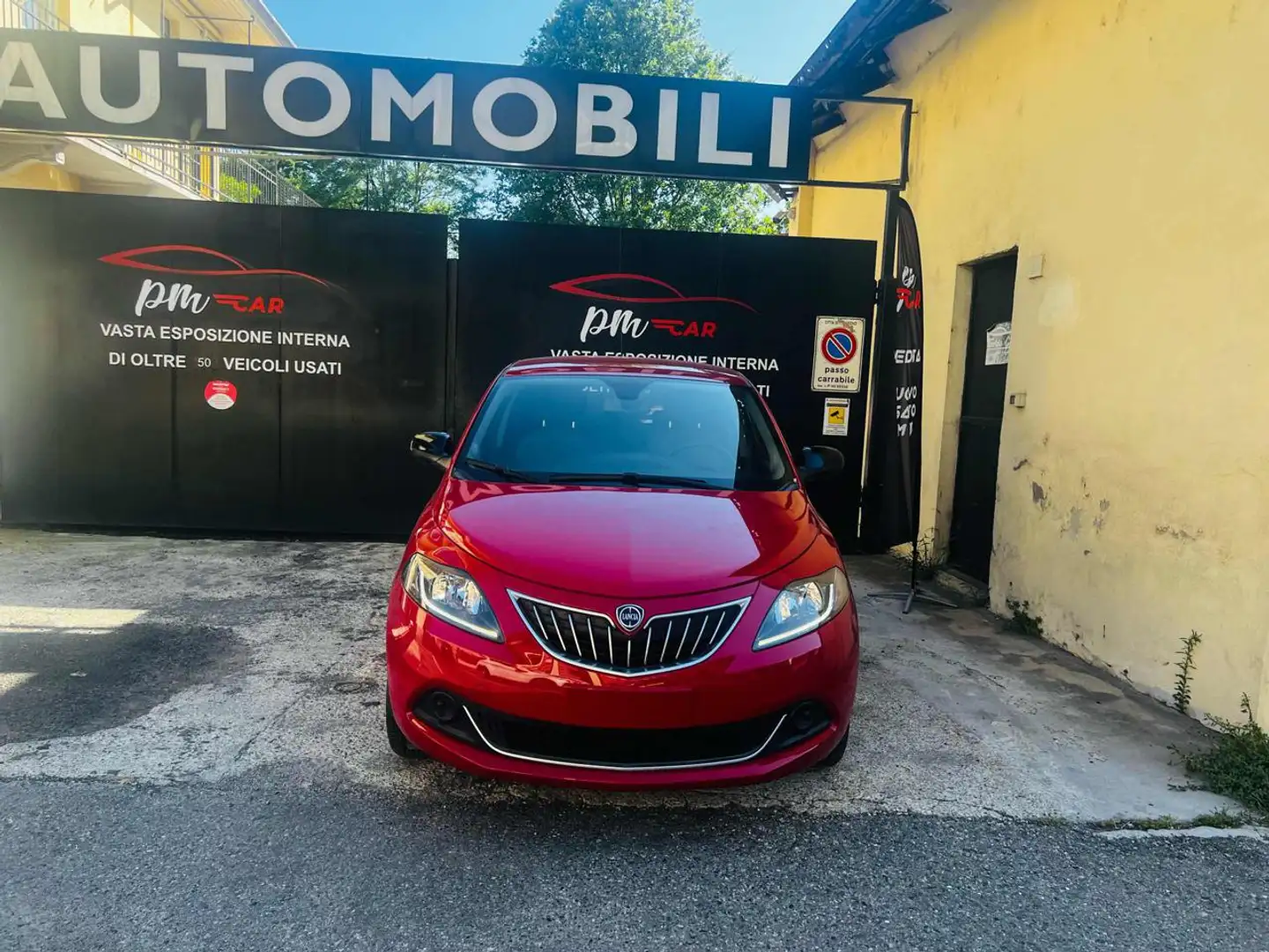 Lancia Ypsilon 1.2 69 CV 5 porte S&S Gold Roşu - 2