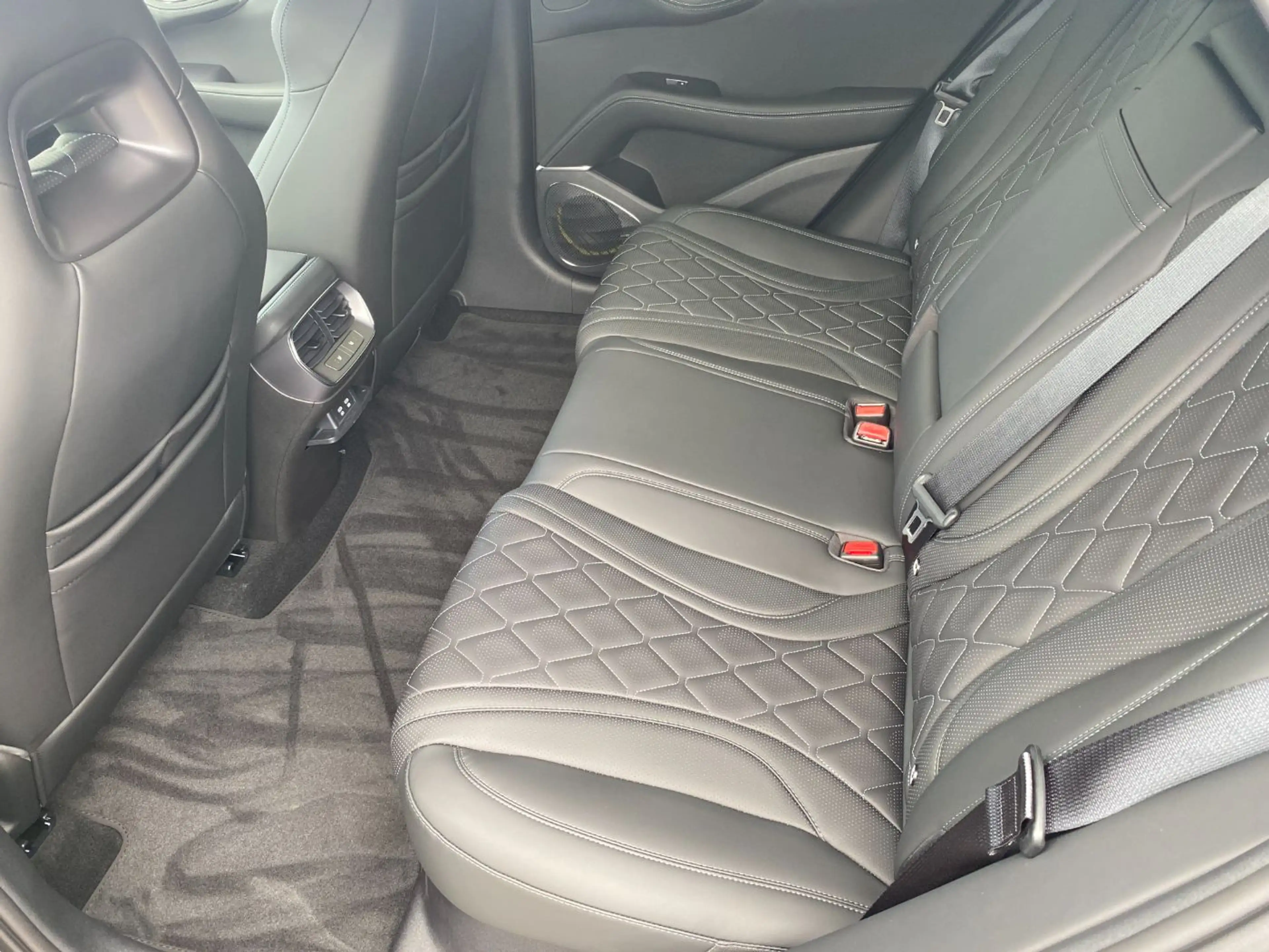 BYD Sealion 7 Ex PTS DAB CarPlay HUD Shz KeyGo eHeck — photo 13