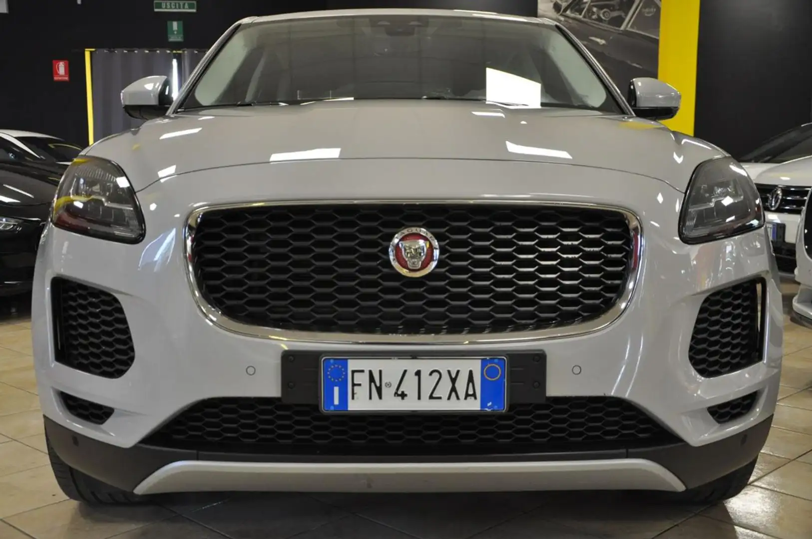 Jaguar E-Pace 2.0D 150 CV AWD*NAVI/PELLE/XENO/ Gris - 2