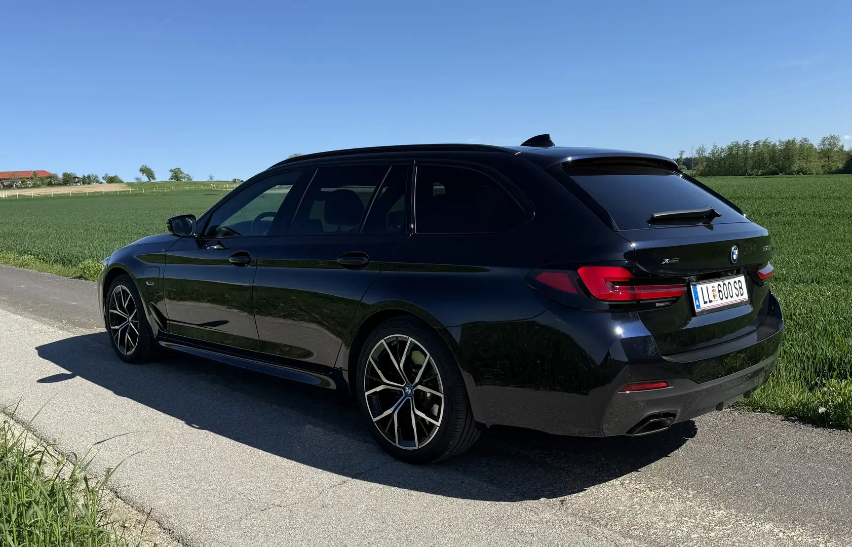 BMW 530 530e xDrive Touring.M-Sport Pro Garantie bis 12/26 Schwarz - 2