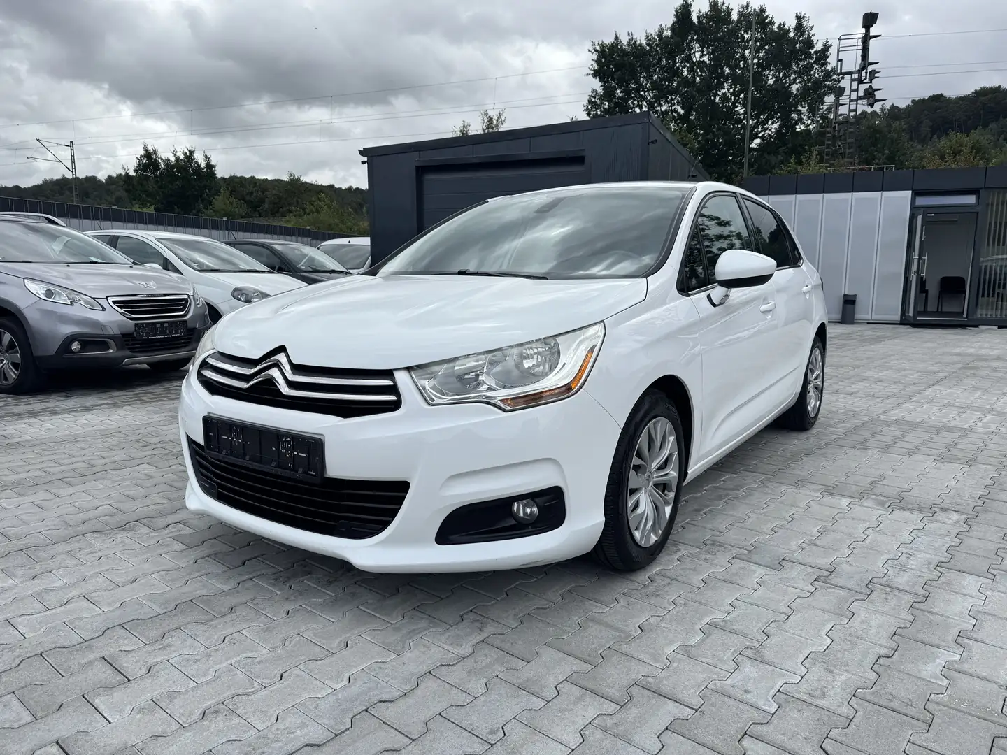 Citroen C4 1,6 16V Selection / Klimaautomatik Bílá - 1