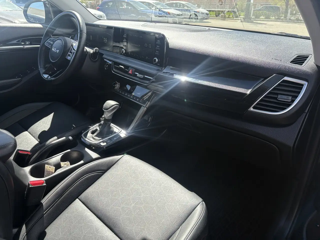 Kia Seltos снимка Kia Seltos