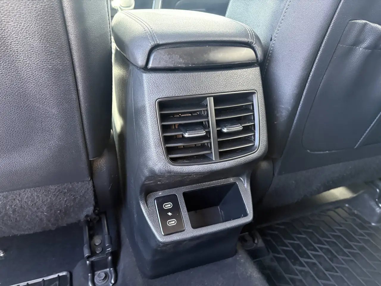 Kia Seltos снимка Kia Seltos