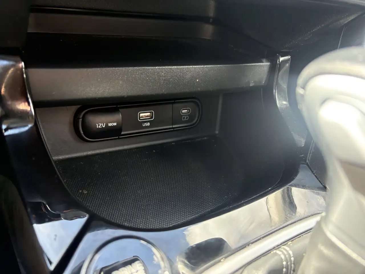 Kia Seltos снимка Kia Seltos