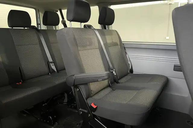 Volkswagen Caravelle view 23
