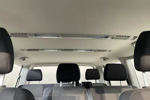 Volkswagen Caravelle view 24