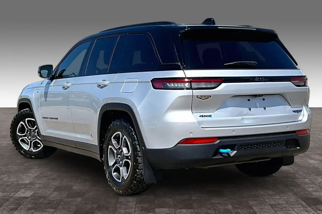 Jeep Grand Cherokee снимка Jeep Grand Cherokee