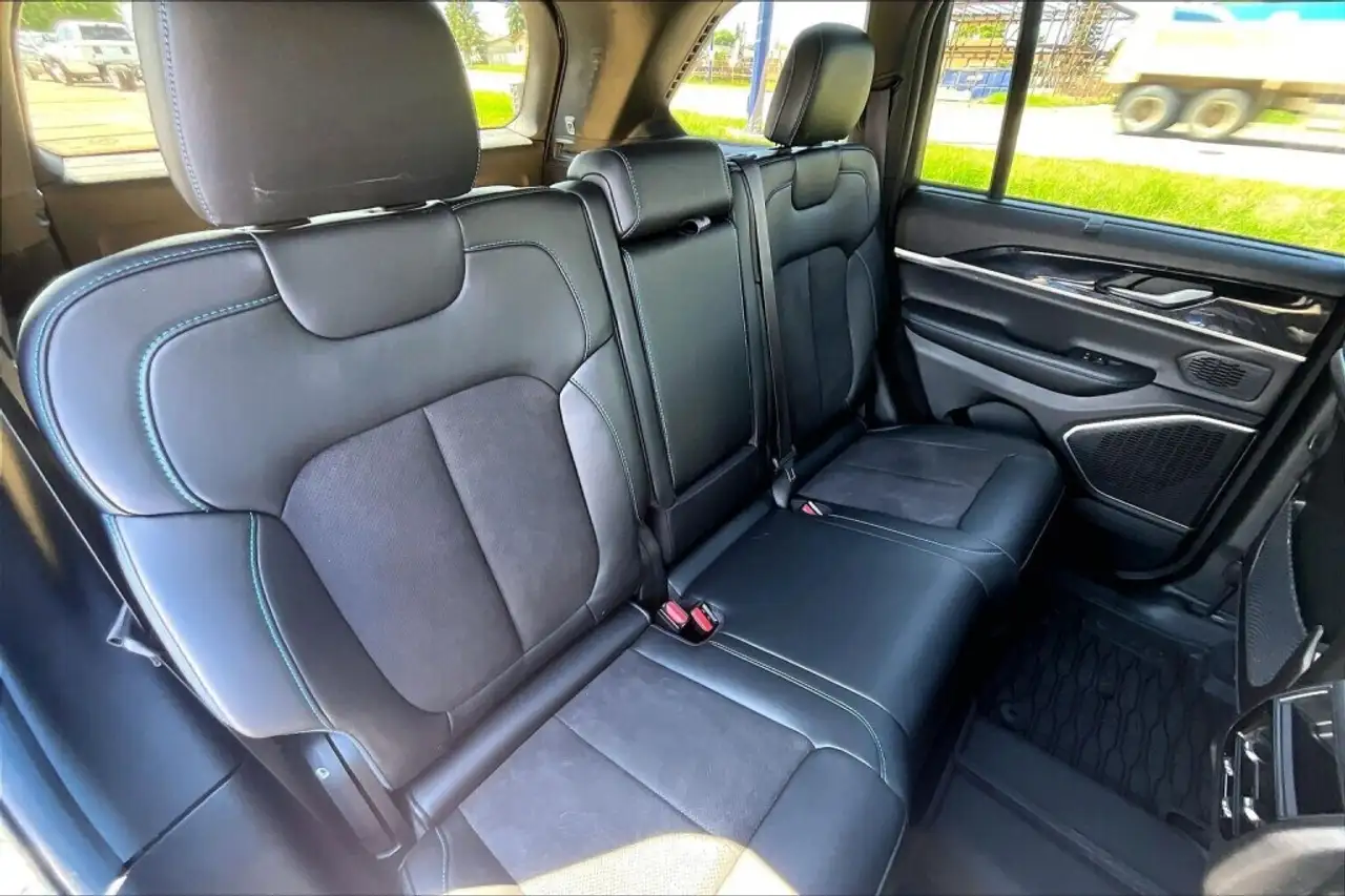 Jeep Grand Cherokee снимка Jeep Grand Cherokee