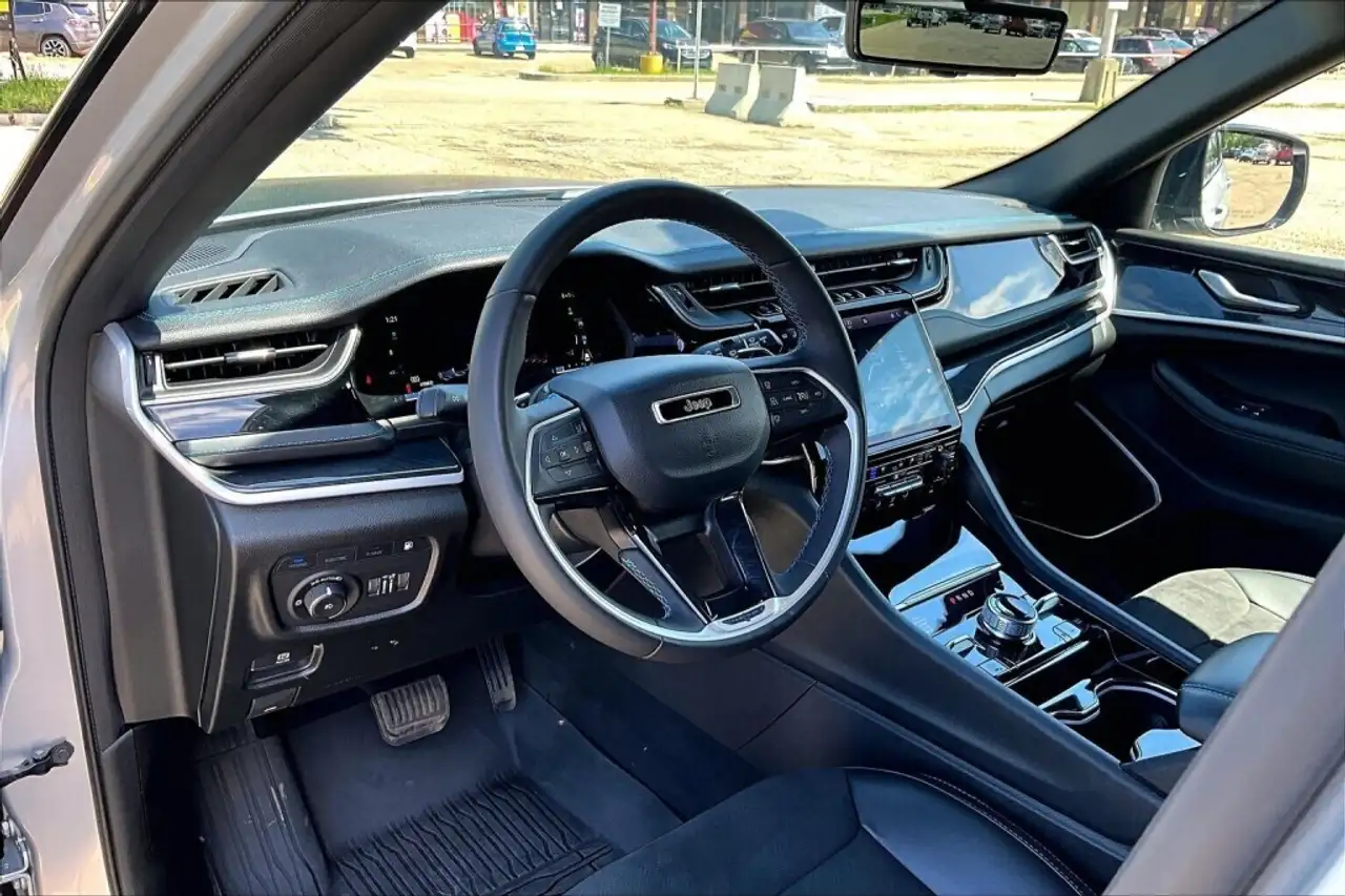 Jeep Grand Cherokee снимка Jeep Grand Cherokee