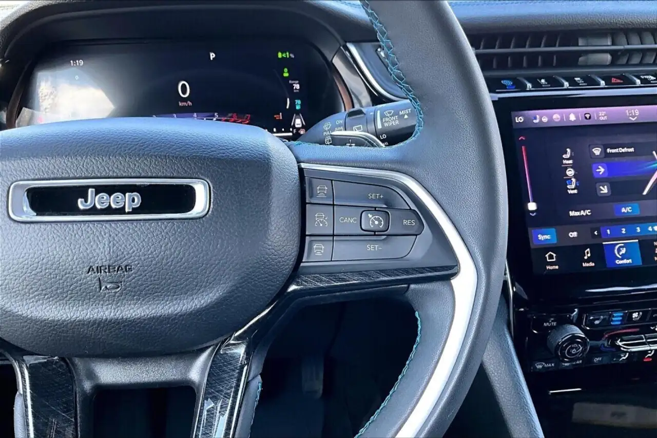Jeep Grand Cherokee снимка Jeep Grand Cherokee