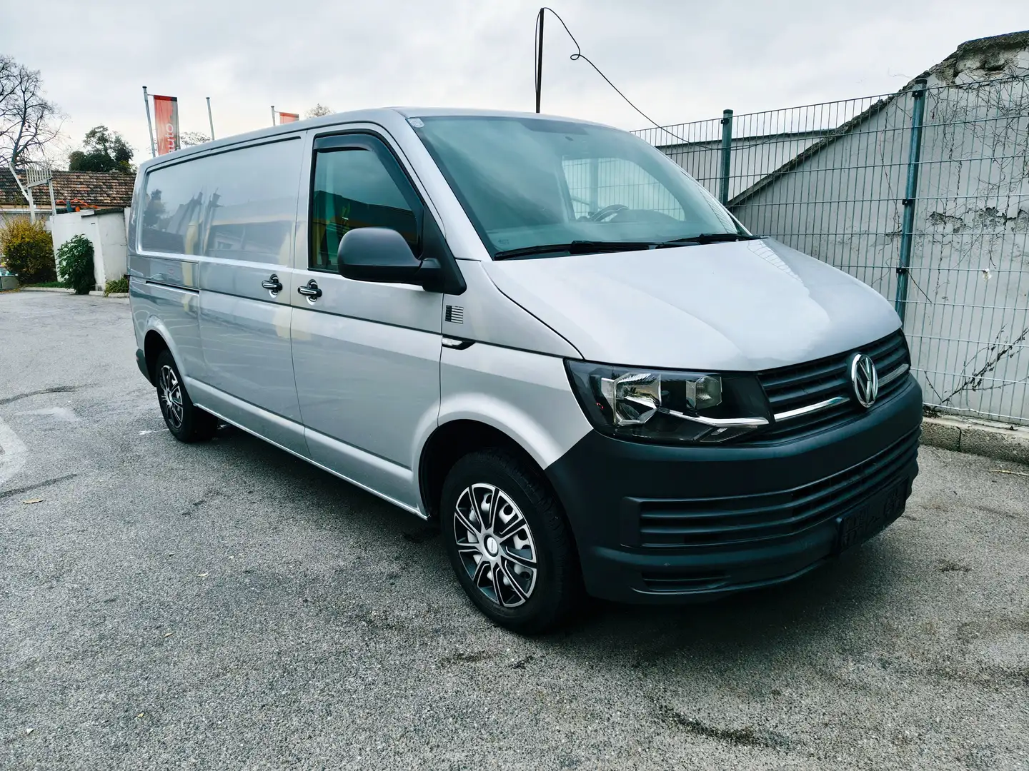 Volkswagen T6 Transporter VW Transporter 2.0 TDI Grau - 2
