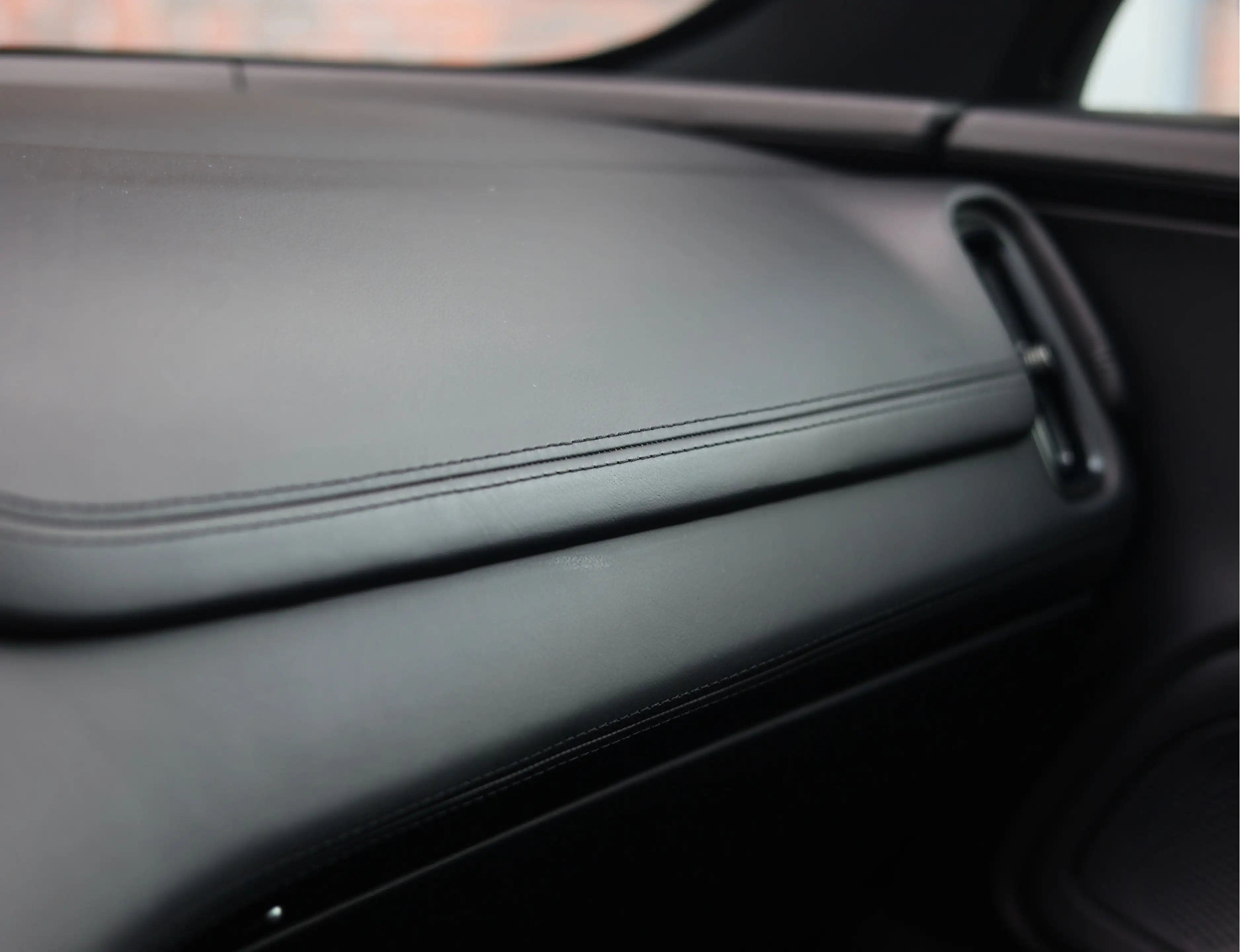 Aston Martin DBX 4.0 V8 — photo 37