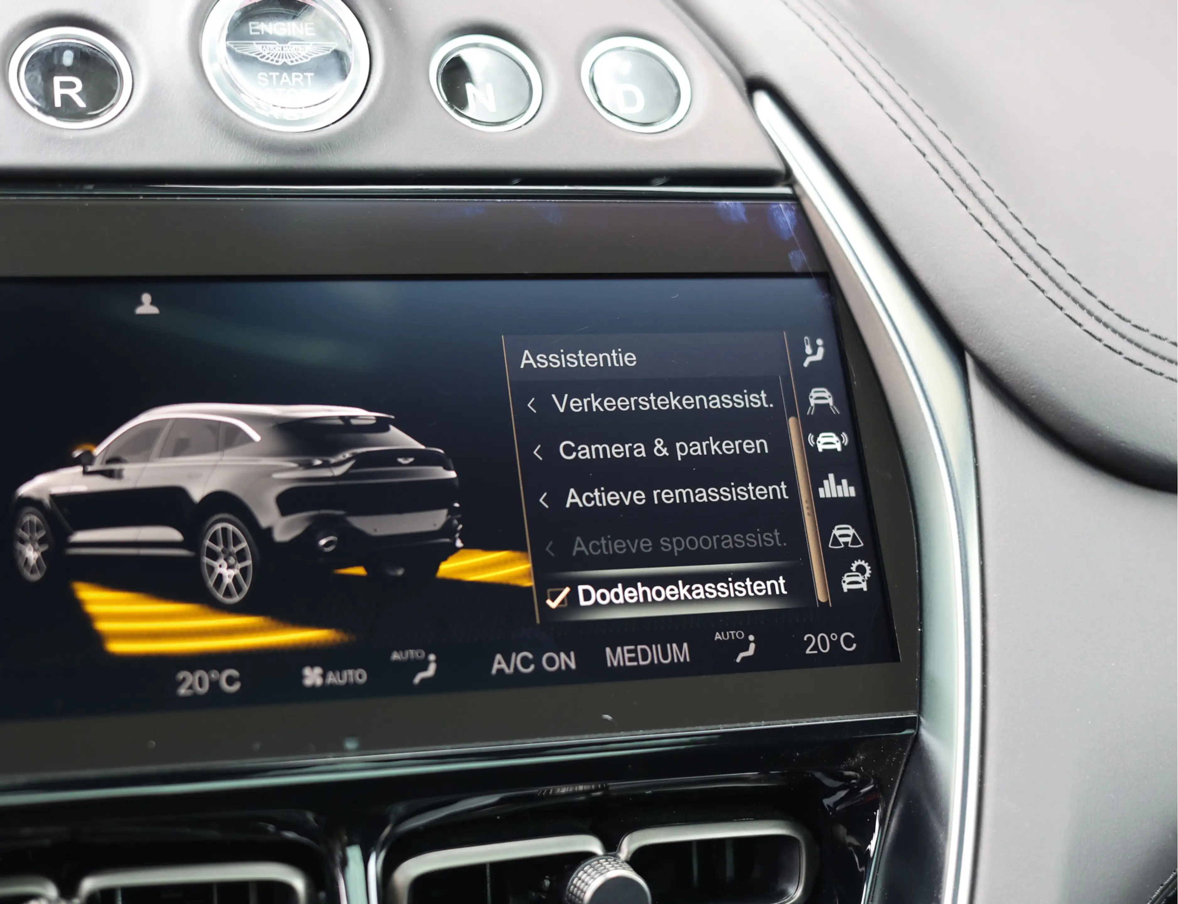 Aston Martin DBX 4.0 V8 — photo 45