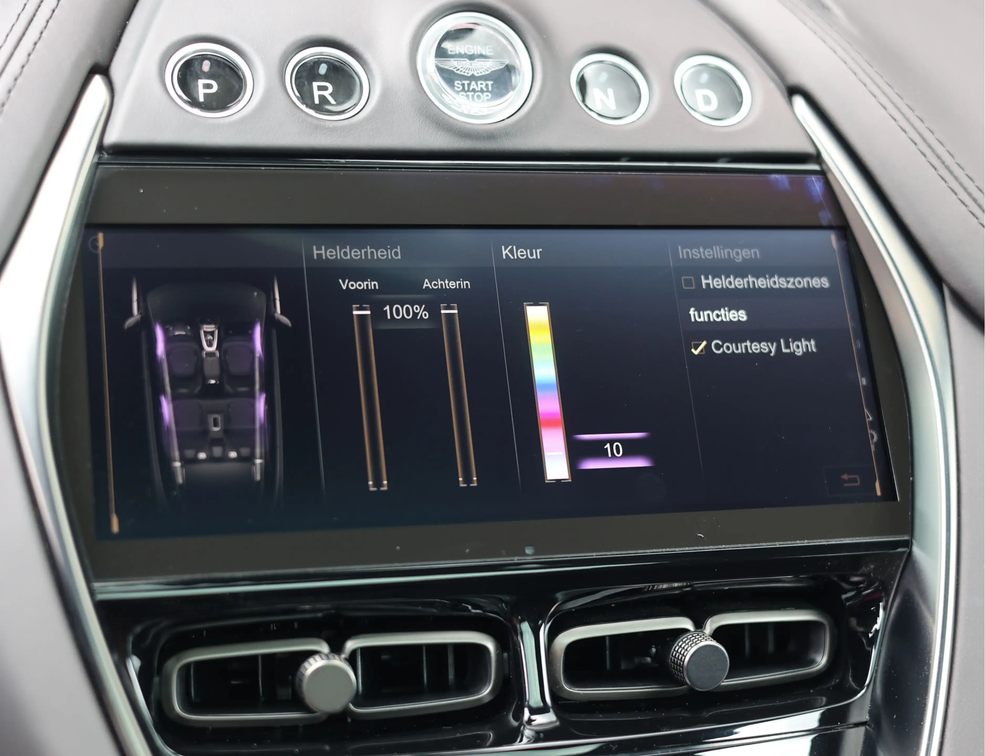 Aston Martin DBX 4.0 V8 — photo 46