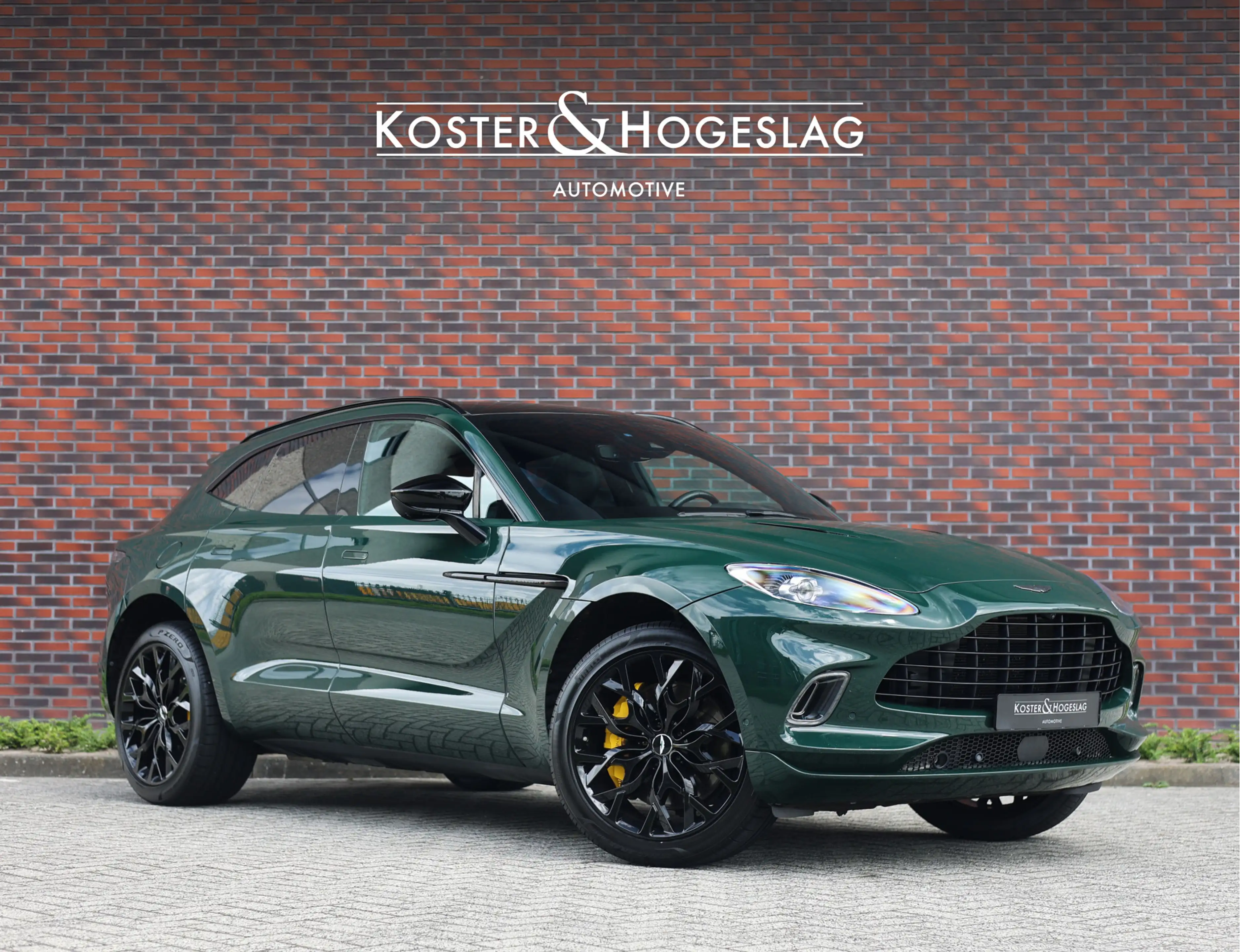 Aston Martin DBX 4.0 V8