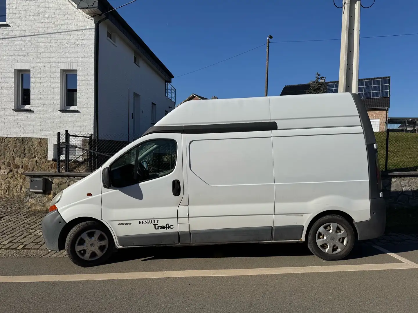 Renault Trafic 1.9 dCi L2H2 - 1