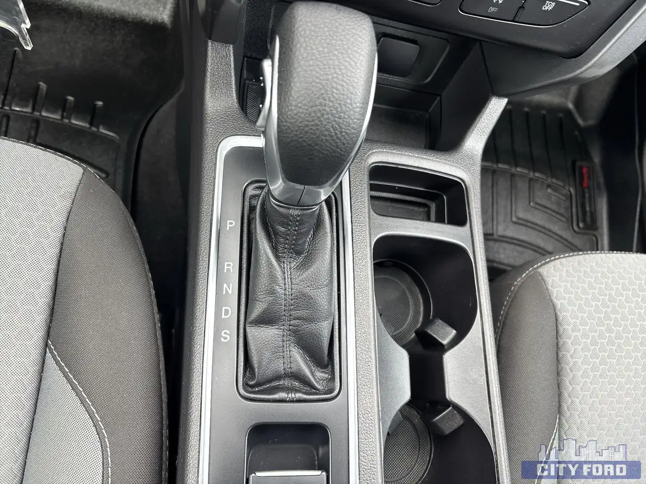 Ford Escape снимка Ford Escape