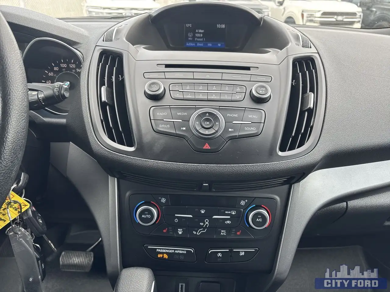 Ford Escape снимка Ford Escape