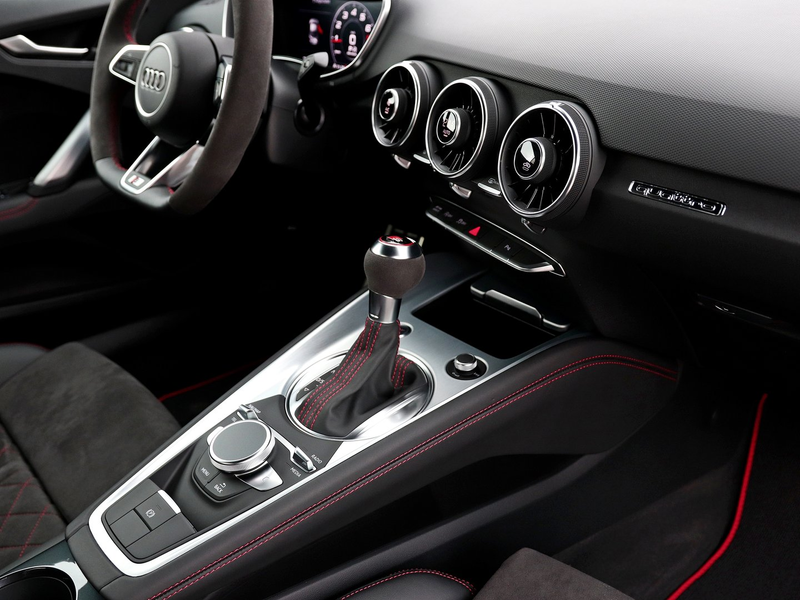 Audi TT 45 TFSI quattro — photo 13