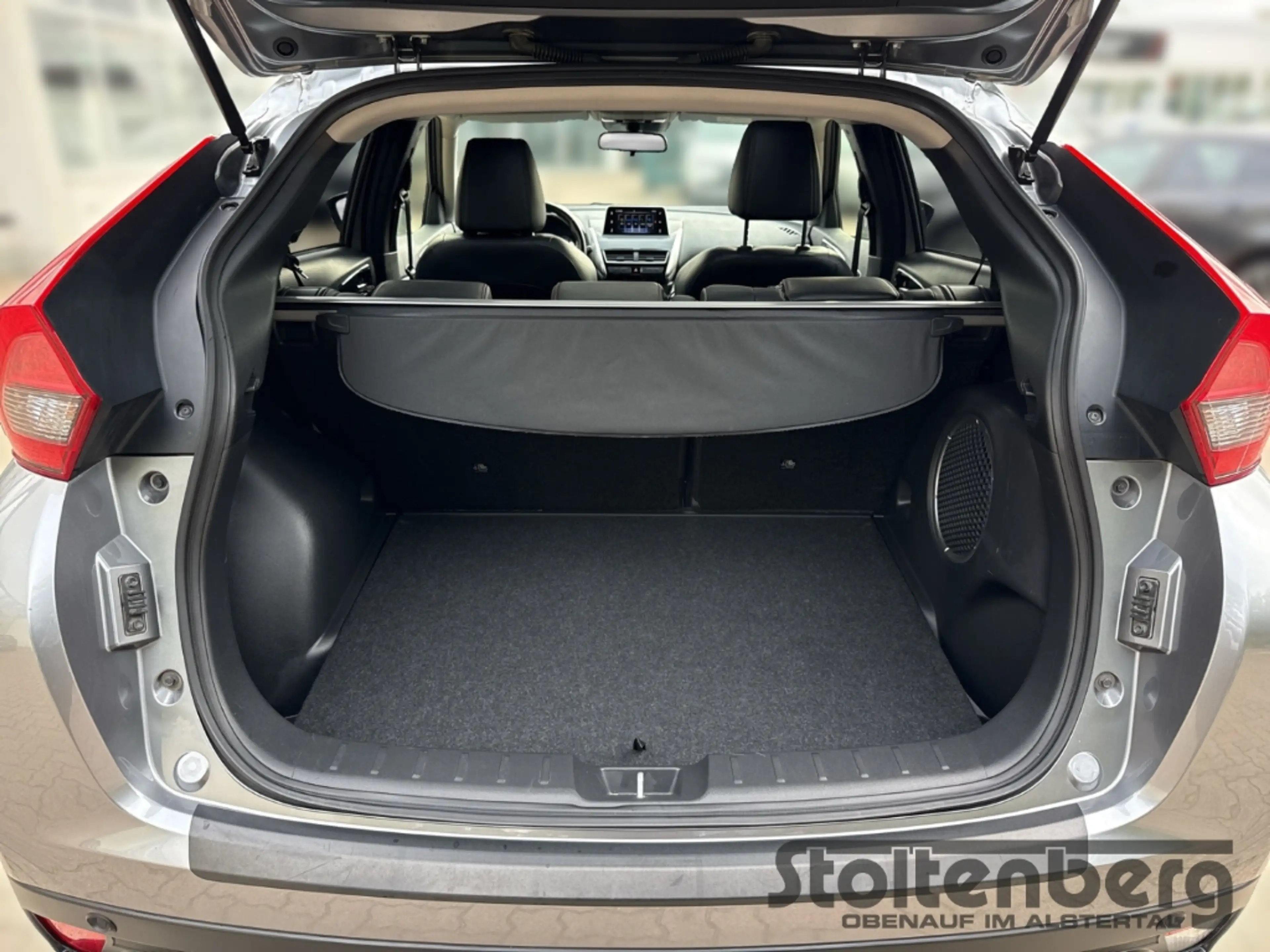 Mitsubishi Eclipse Cross 1,5 4WD Top Pano HUD Standheizung Leder — photo 10