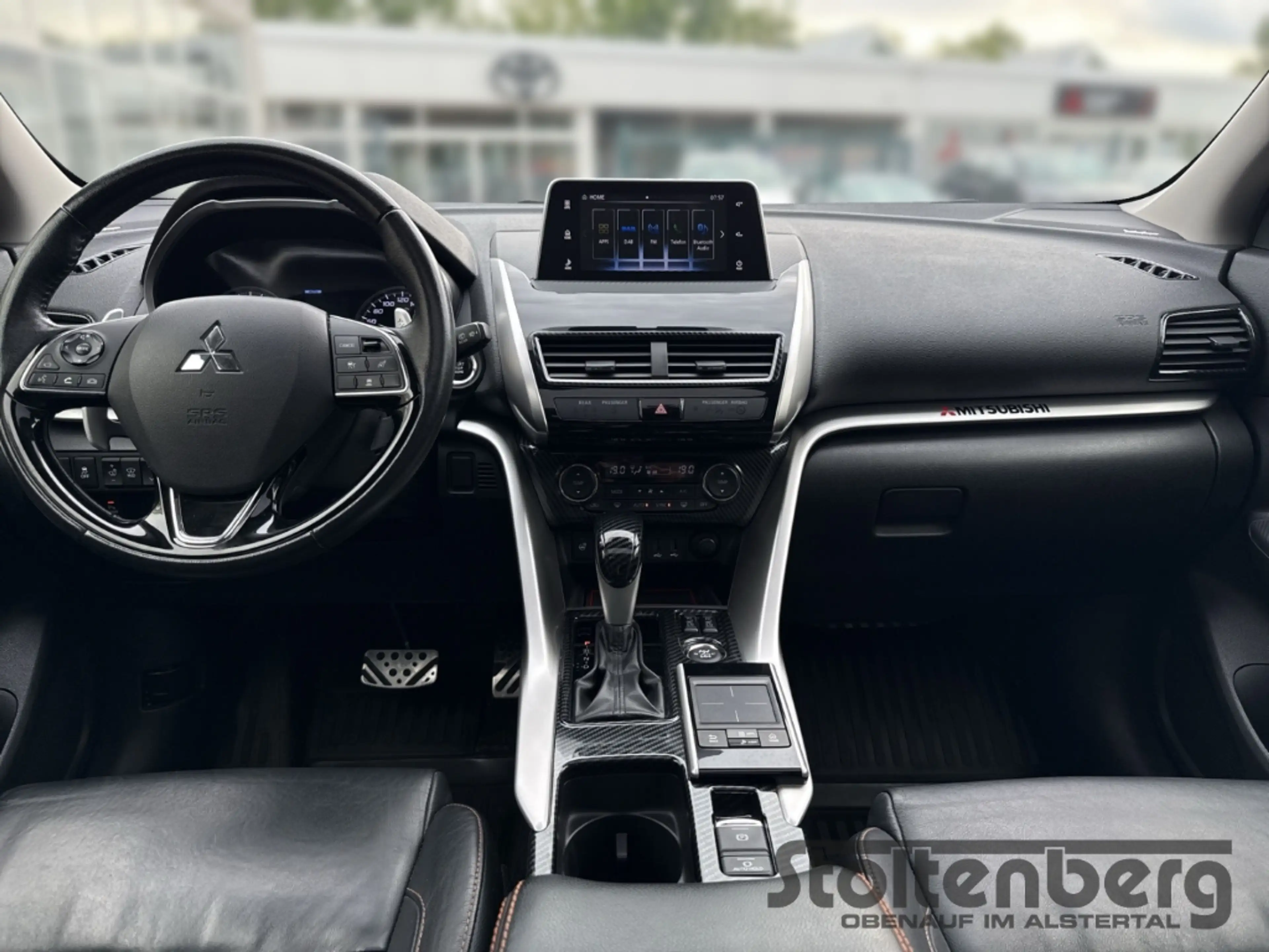 Mitsubishi Eclipse Cross 1,5 4WD Top Pano HUD Standheizung Leder — photo 8