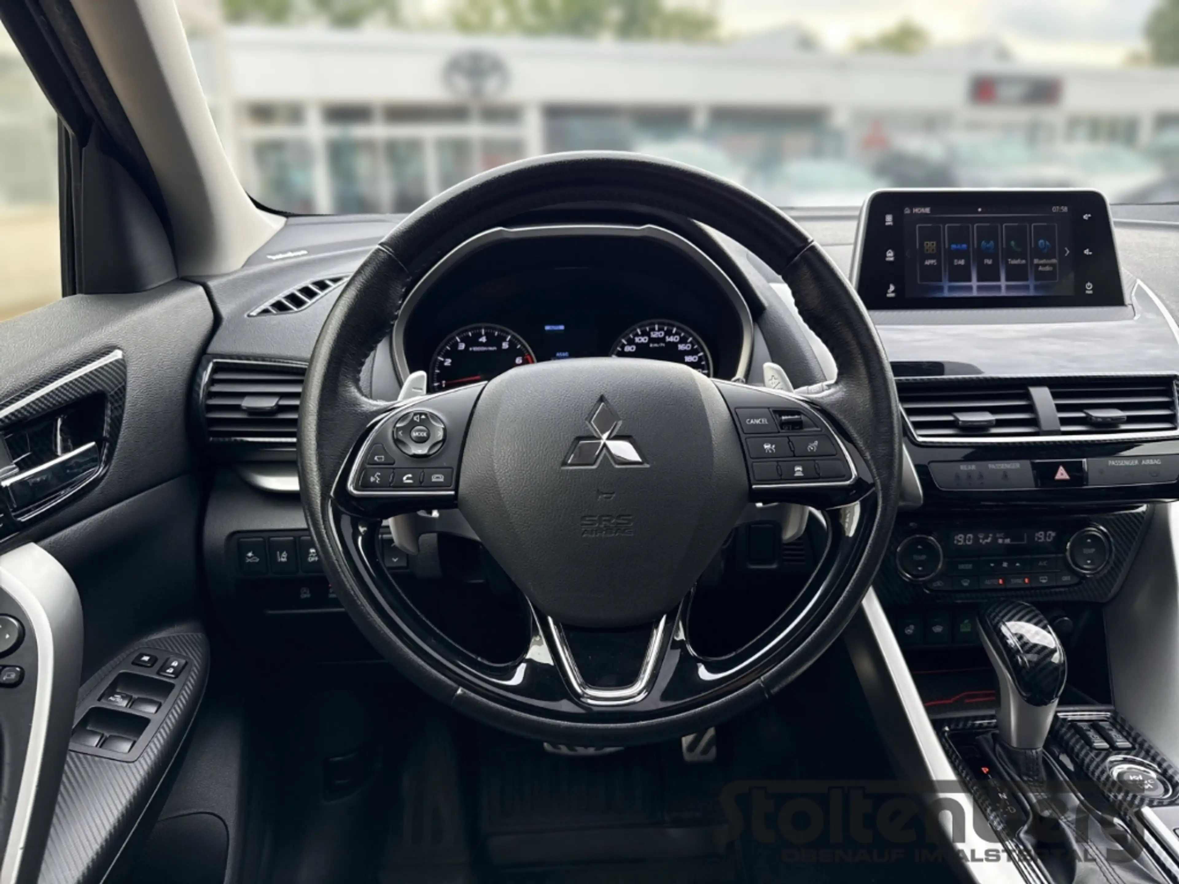Mitsubishi Eclipse Cross 1,5 4WD Top Pano HUD Standheizung Leder — photo 9