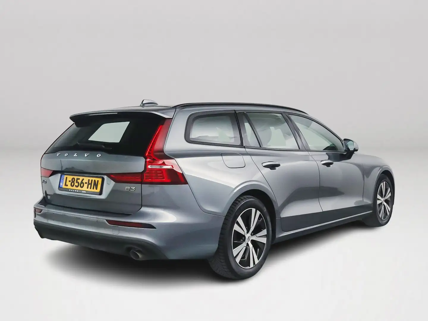 Volvo V60 B3 Aut. Momentum Advantage | Parkeercamera | Trekh Grau - 2