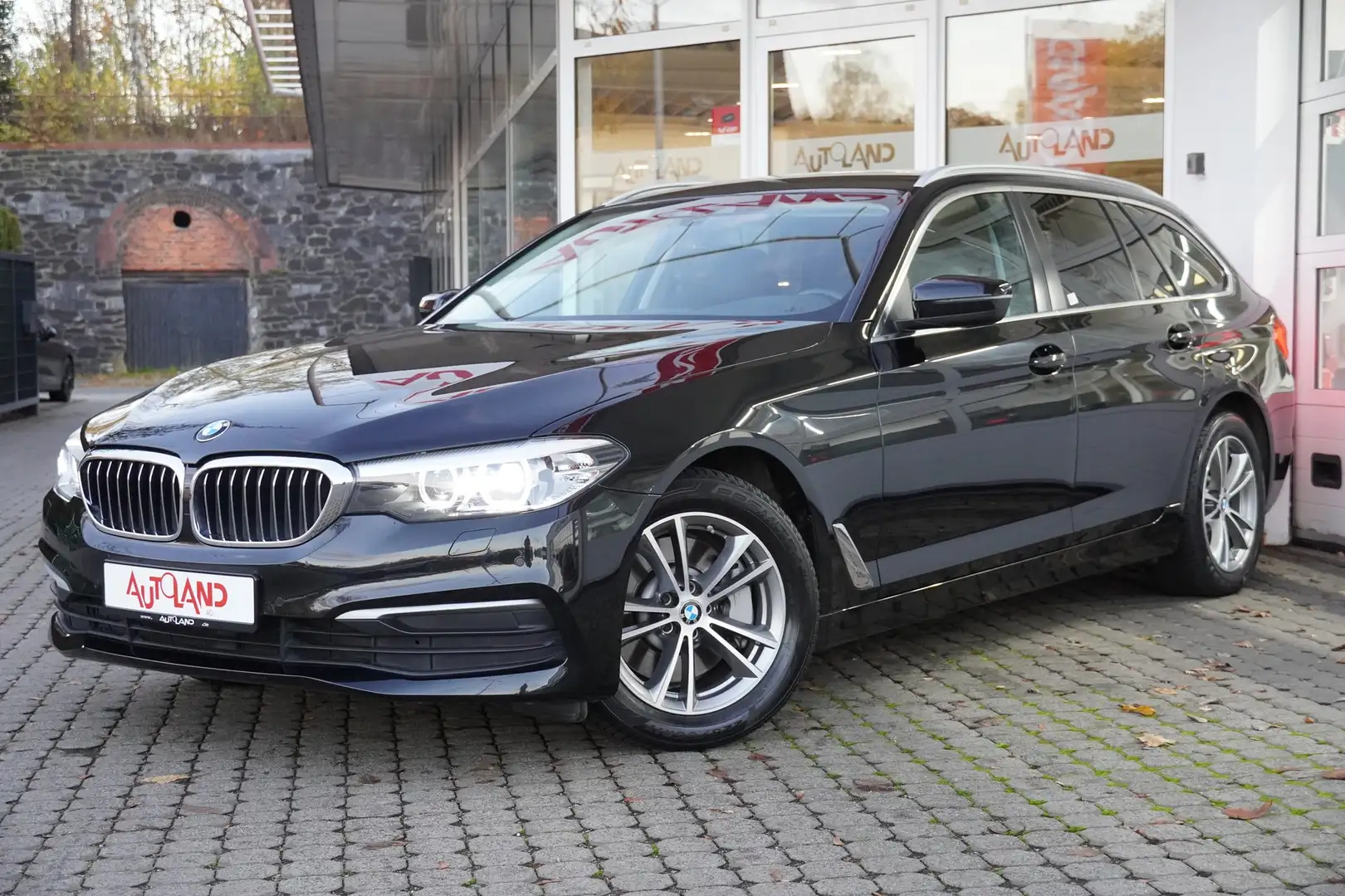 BMW 530 530i Touring Aut. LED Navi Sitzheizung Leder PDC Schwarz - 2