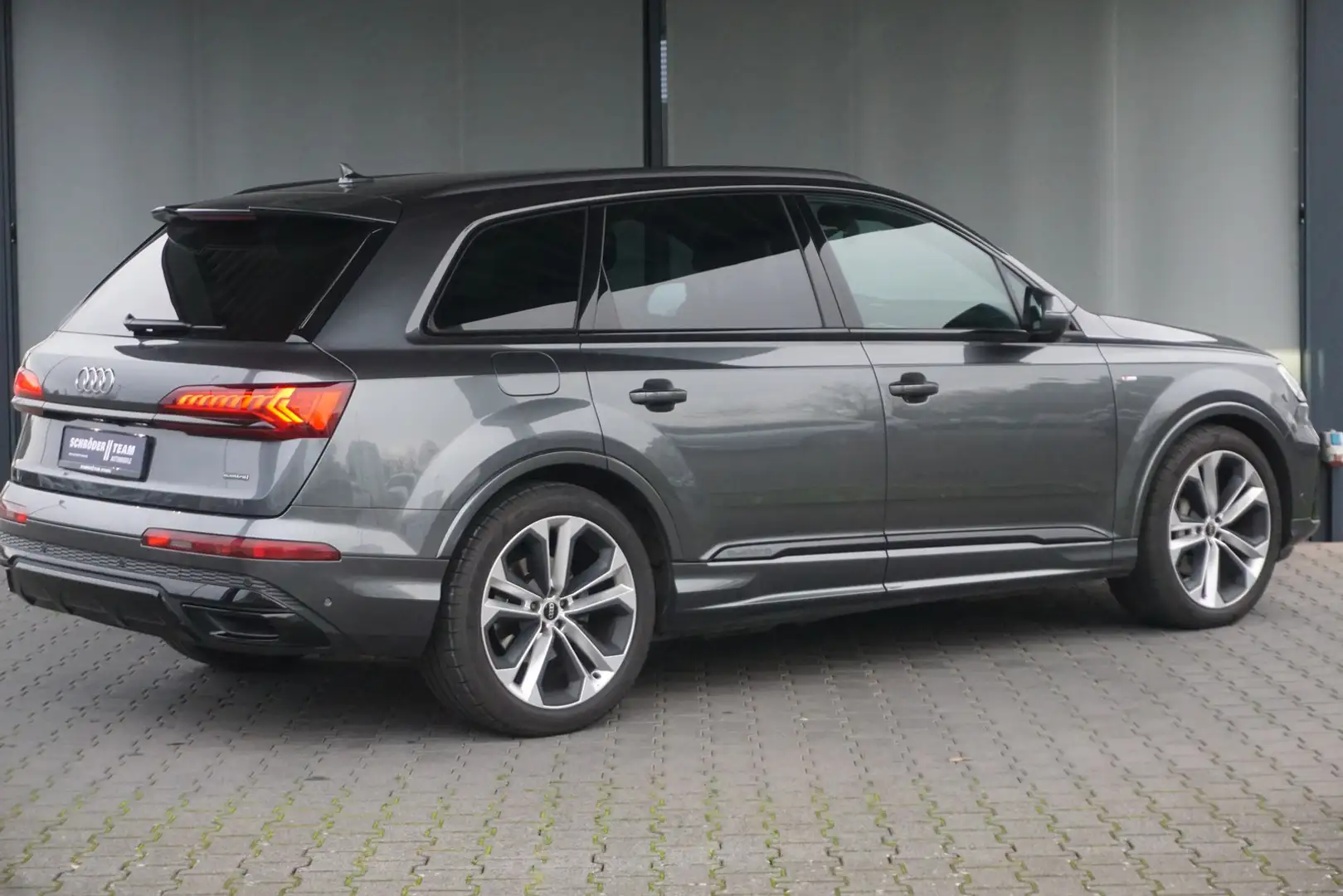 Audi Q7 50 TDI quattro S line Assist+ AHK BO LED HUD A Grau - 2