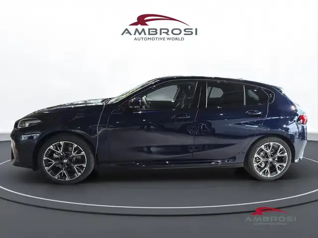 BMW 1 Series view 5