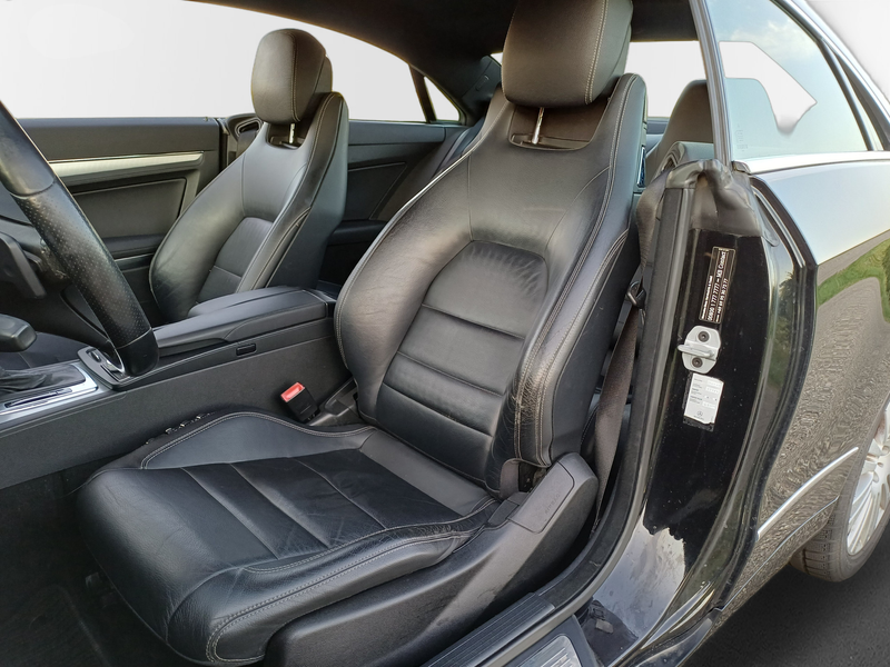 Mercedes-Benz E 200 Coupé CGI Elegance / Leder / Harman Kardon/ Xenon — photo 2