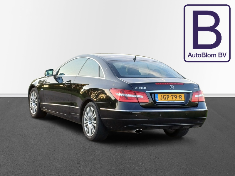 Mercedes-Benz E 200 Coupé CGI Elegance / Leder / Harman Kardon/ Xenon — photo 8