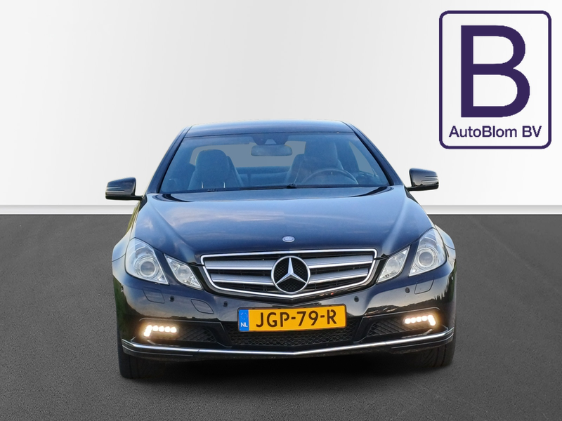 Mercedes-Benz E 200 Coupé CGI Elegance / Leder / Harman Kardon/ Xenon — photo 4