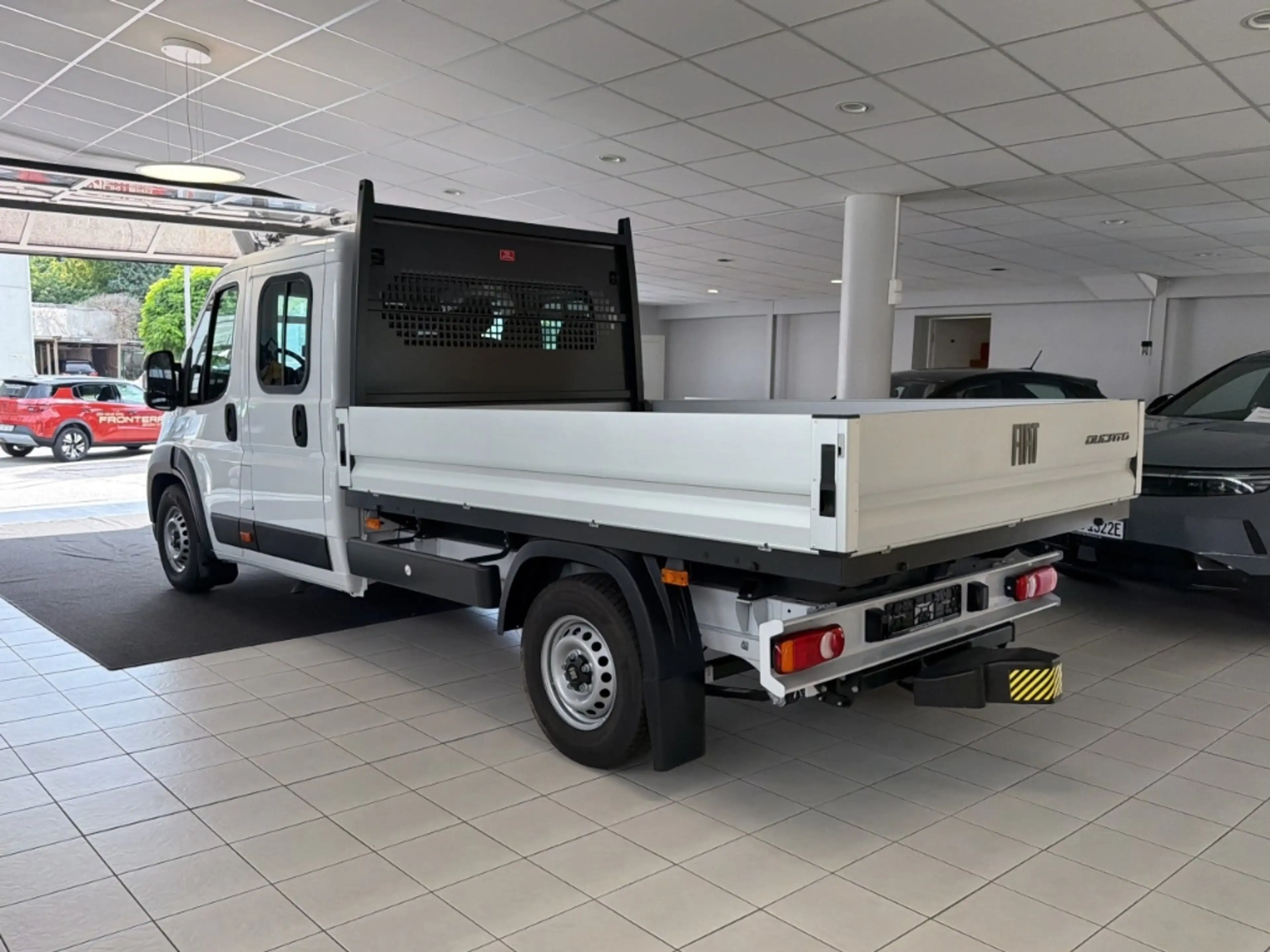 Fiat Ducato Pritschenwagen Doka. L3 AHK Navi DAB Rückfahrkam. — photo 4