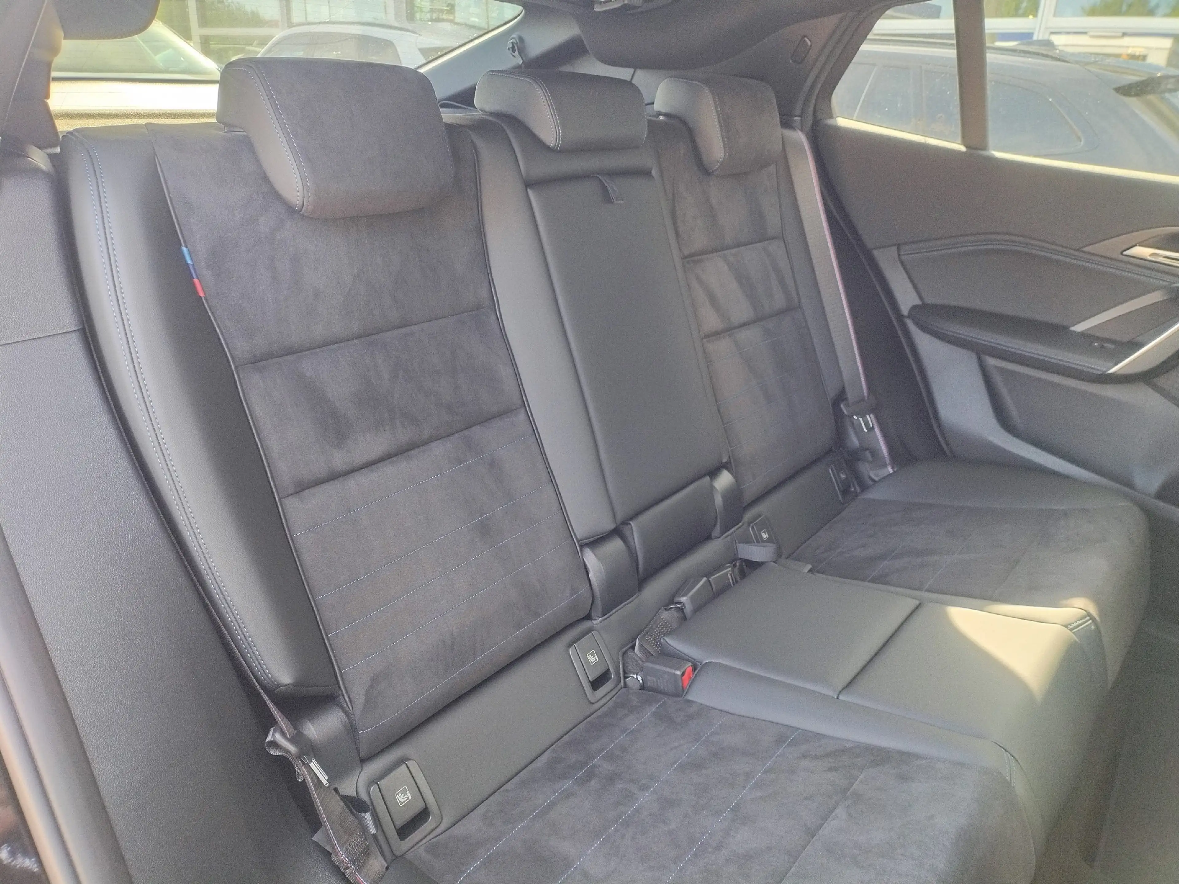 BMW iX2 xDrive30 M Sportpaket Head-Up HK HiFi DAB — photo 8