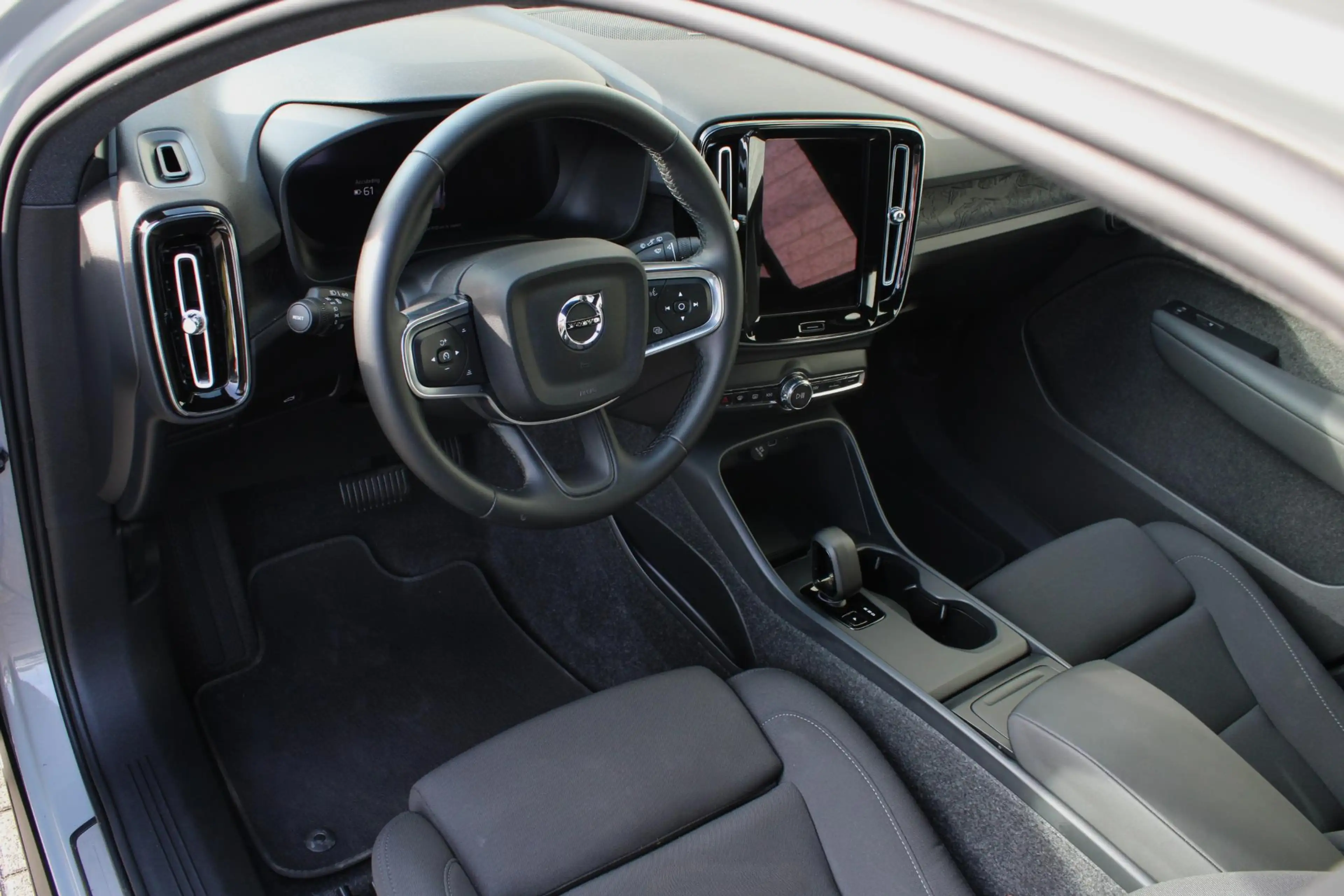 Volvo EX40 Single Motor Extended Range Plus 82 kWh | Trekhaak — photo 11