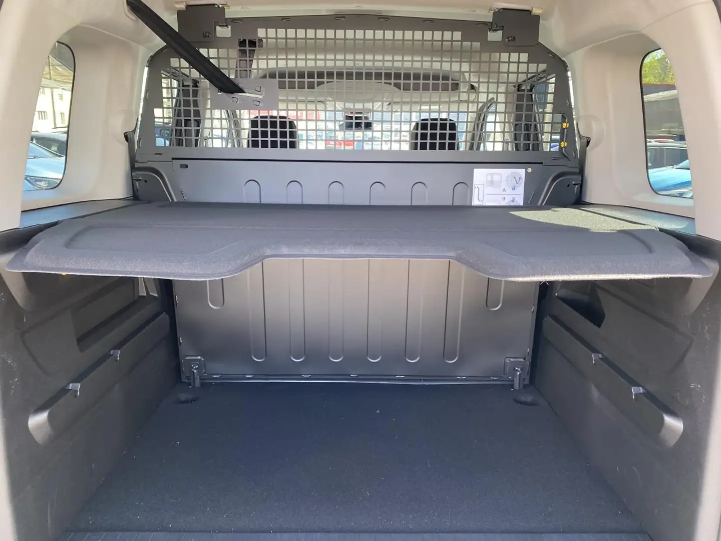 Citroen Berlingo III (2) 1.5 BlueHDi S\u0026S 130 EAT8 M PLUS N1 SA - 2