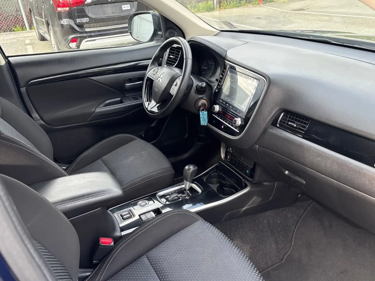 Mitsubishi Outlander снимка Mitsubishi Outlander