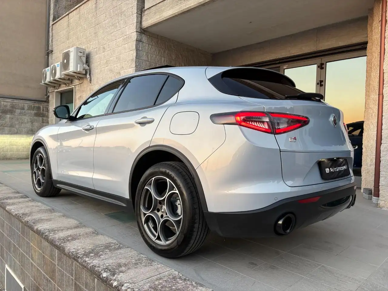 Alfa Romeo Stelvio 2023 — фото 7